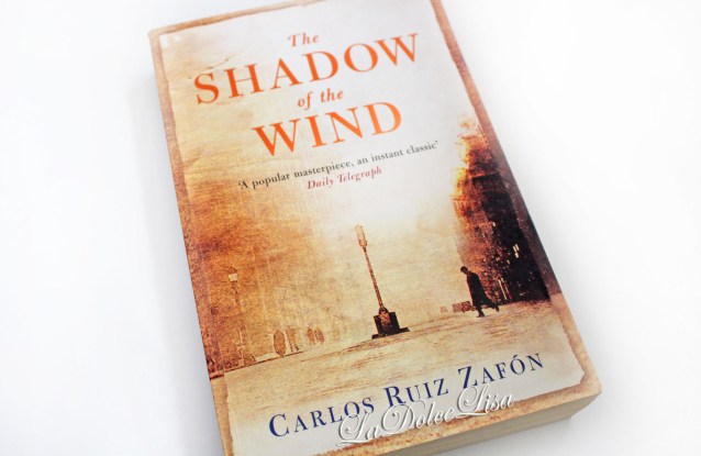 Macarons and Books 052